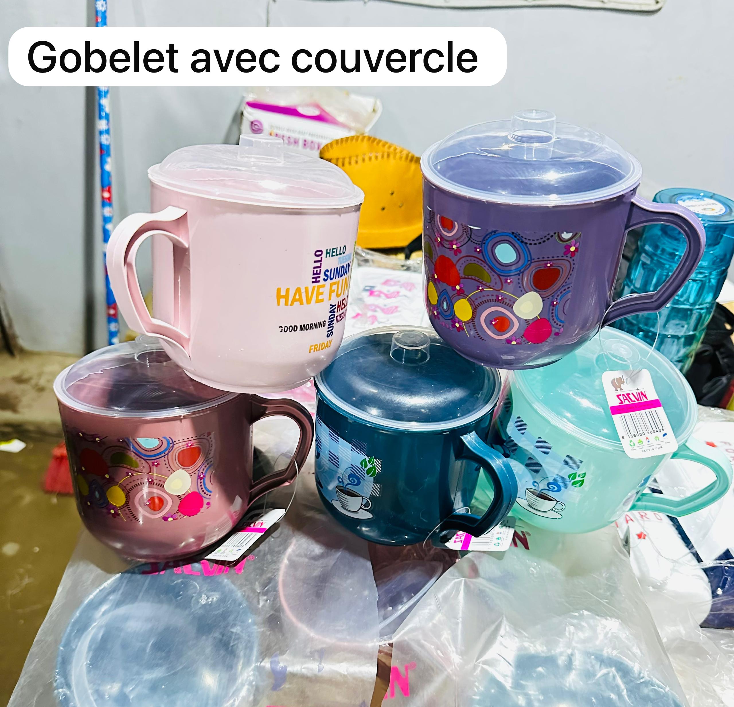 Gobelet avec couvercle