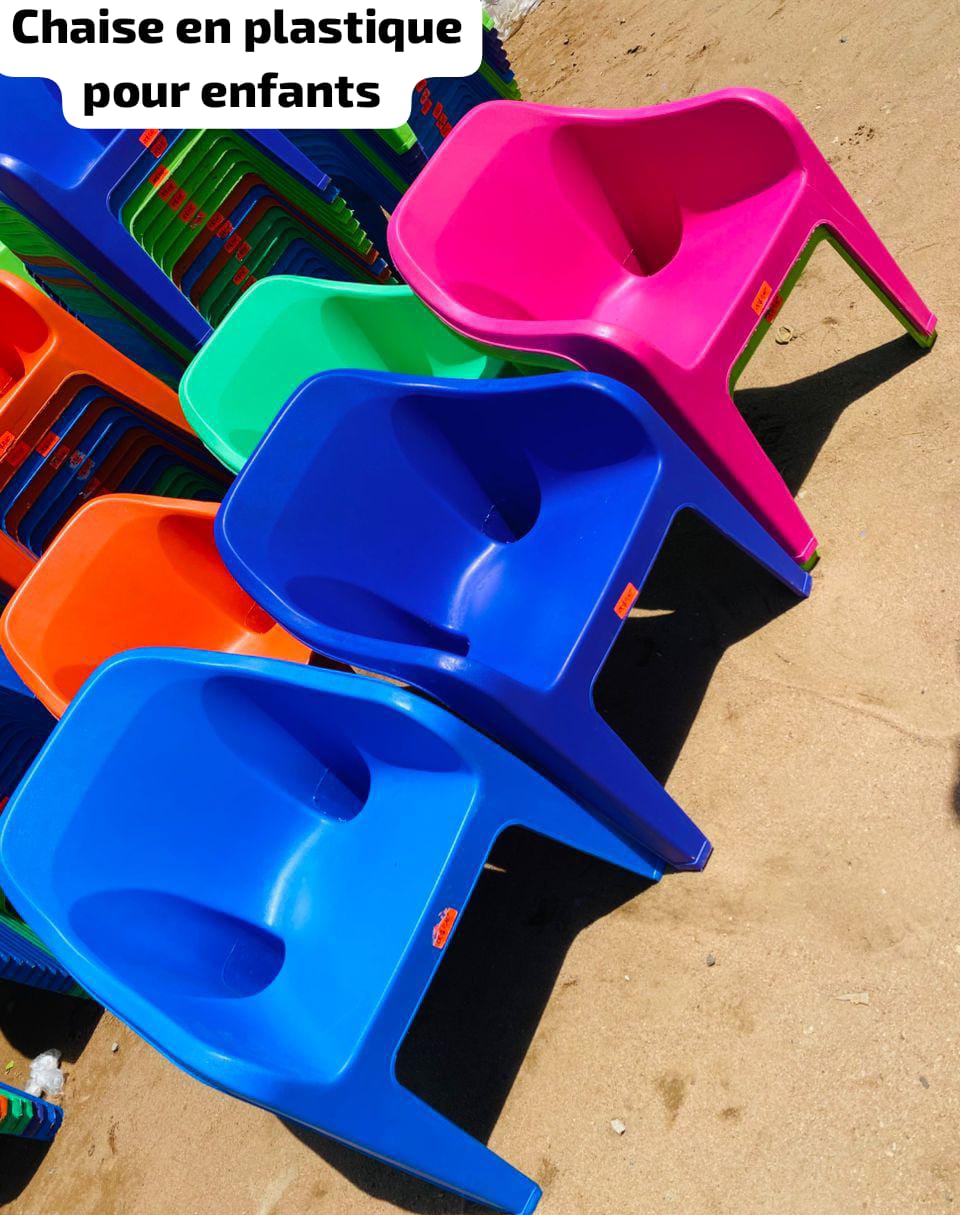 Chaises en plastique enfants